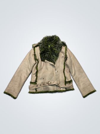 Cremfarbener und grüner Kunstfellbesatz-Jacke