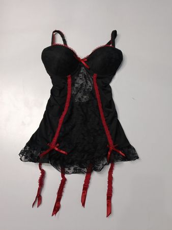 La Vie en Rose Black & Red Lingerie Set