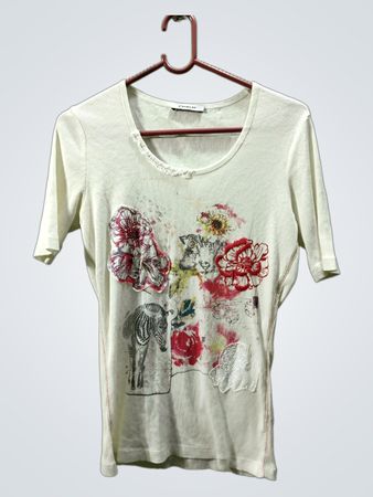 Weißes Ripp-T-Shirt mit Blumen- und Tierprint