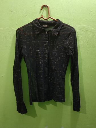 Lynne Damen Schwarzes Langarmshirt mit Muster