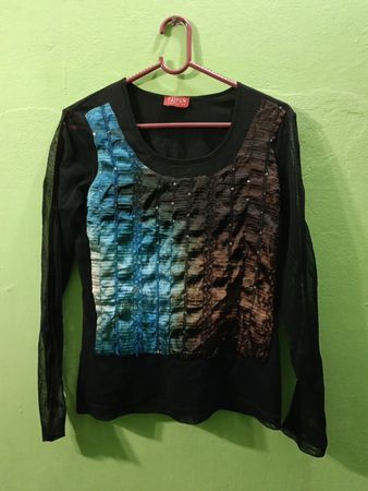 TAIFUN COLLECTION Schwarzes Langarmoberteil mit verziertem Vorderteil