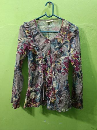 Lawinen-Blumenmuster-Bluse mit langen Ärmeln