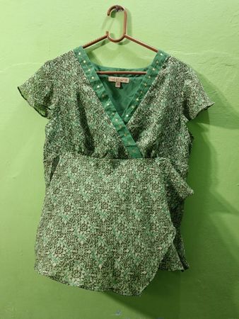 Notations Petite Damen grüne bedruckte Bluse