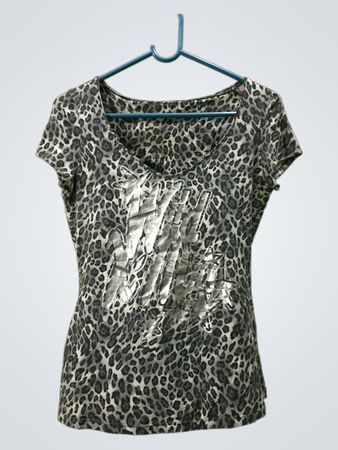 Leoprint-T-Shirt mit silbernem Print