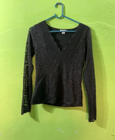 AMISU Schwarzes Spitzen-Longsleeve