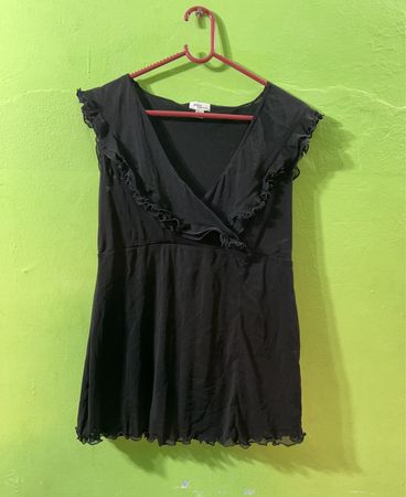 Mimi maternity schwarzes Kleid mit Rüschen