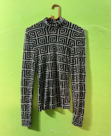 AMISU Langärmeliges Top mit geometrischem Print und Mock-Neck