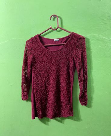 Pinkie Damen Top mit roten Spitzenärmeln
