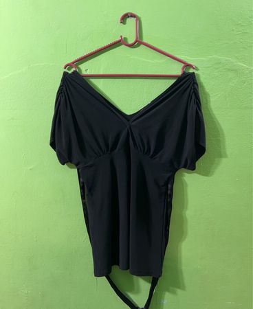 Lola Black V-Ausschnitt Dolman-Ärmel Oberteil mit Bindung