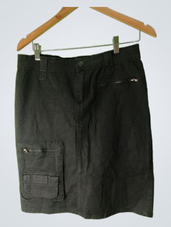 Schwarzer Cargo-Rock