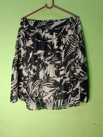 Yessica Rock mit Blumenmuster