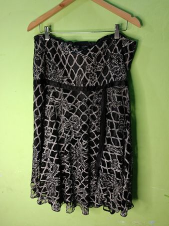 CROSSROADS Clothing Co Schwarzes besticktes trägerloses Kleid Größe 14