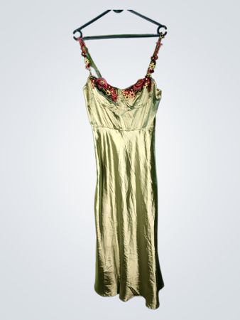 Olivgrünes Maxikleid mit Unterkleid und floralen Trägern
