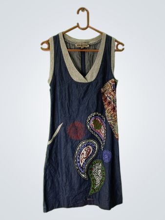 Attr@ttivo ärmelloses Jeanskleid mit Paisley-Muster