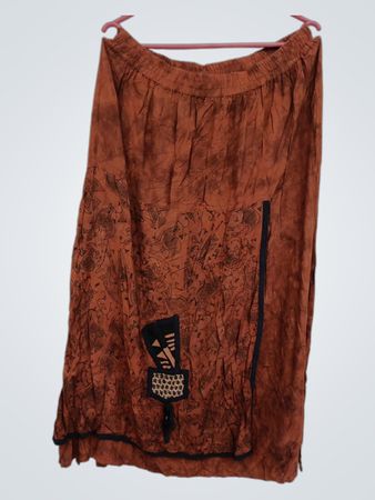 Essence Damen Maxi-Rock aus Viskose in Braun mit Batikmuster