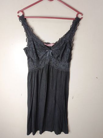 Hunkemöller Nachthemd mit schwarzer Spitzenverzierung