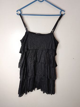 Sisters Point Schwarzes Rüschen-Camisole
