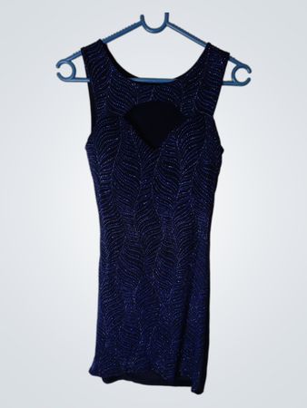 Ärmelloses blaues Glitzerkleid