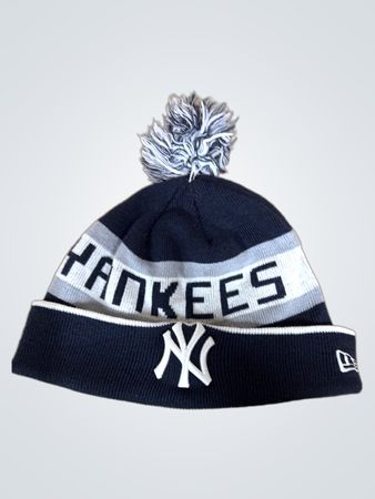 New Era Yankees Pom Beanie