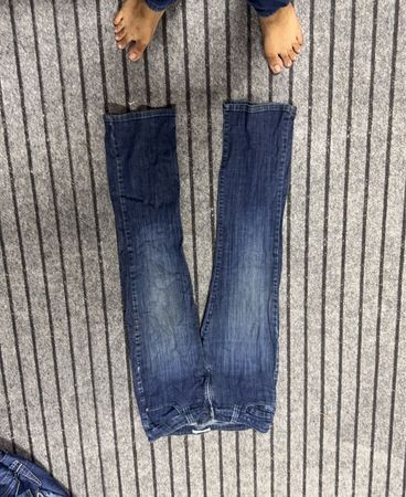 Blaue Denim-Jeans