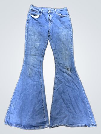Bell Bottom Jeans mit floralem Stickerei