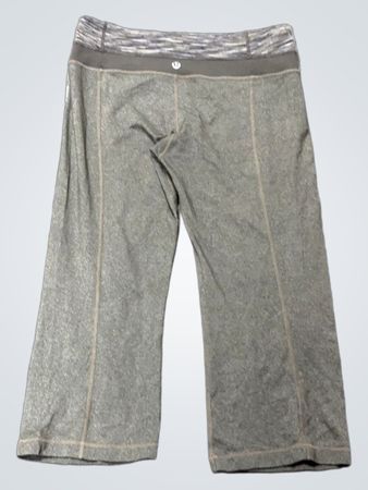 Lululemon graue Capris Größe 6