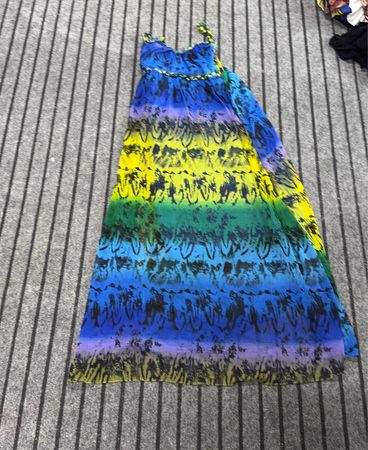 Maxikleid mit Regenbogen-Tie-Dye-Muster