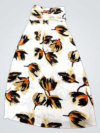 „Weißes Kleid mit Blumenmuster“