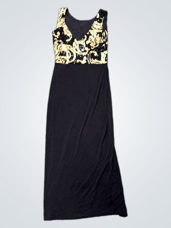 Schwarzes Maxi-Kleid mit goldener Verzierung