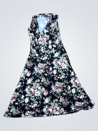 Schwarzes Blümchenkleid