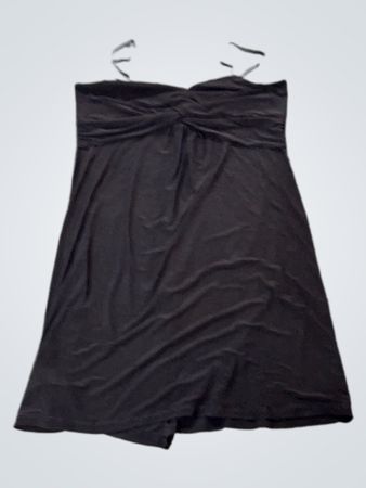 Schwarzes Kleid
