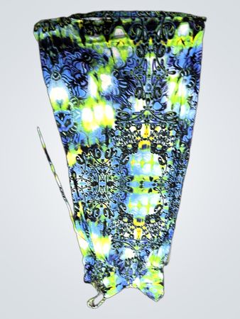 Maxikleid mit blauem, grünem und schwarzem Muster