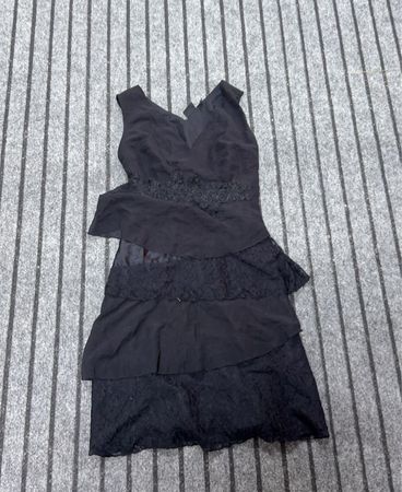 Schwarz Spitzenbesetztes Kleid