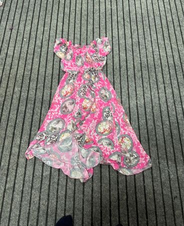 Rosa bedrucktes Kleid