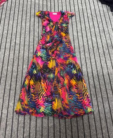 Lebhaftes Print-Maxi-Kleid