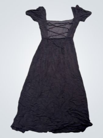 Schwarzes Schnürkleid