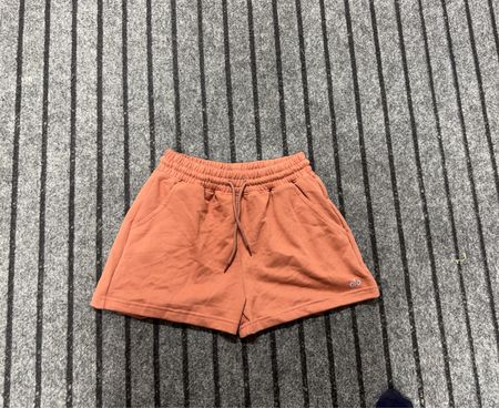 Shorts orange Alo Yoga
