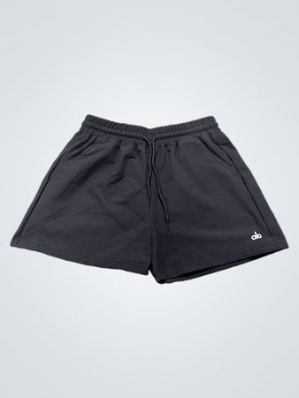 Alo Yoga schwarze Shorts