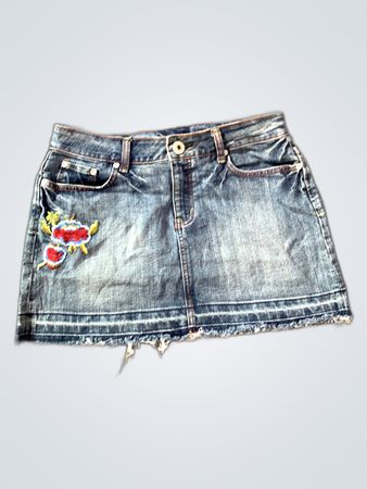 Saia de Jeans com Design Bordado