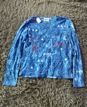 Love Graphic Long Sleeve Top