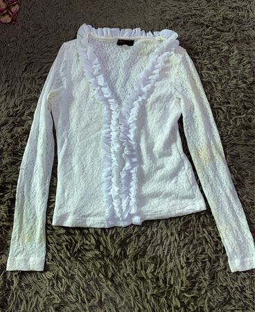 Foreigner White Ruffle Knit Cardigan