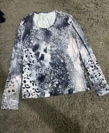 Long-sleeved shirt with animal print