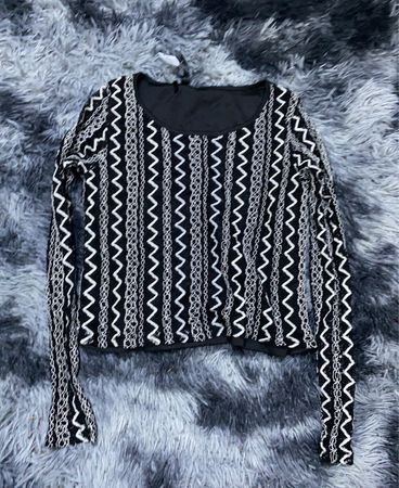 Unbranded Black and White Zigzag Knit Sweater
