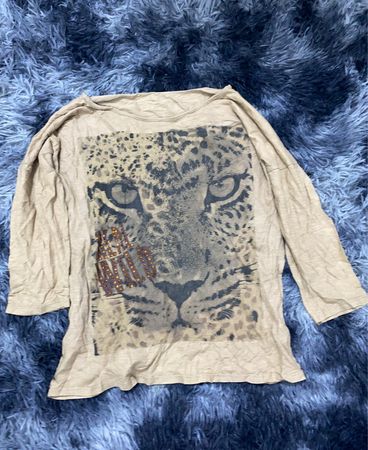 Printed Leopard Graphic Long Sleeve T-Shirt