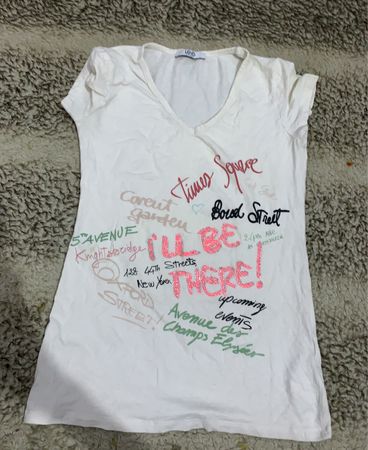 LAND Printed Graphic V-Neck T-Shirt
