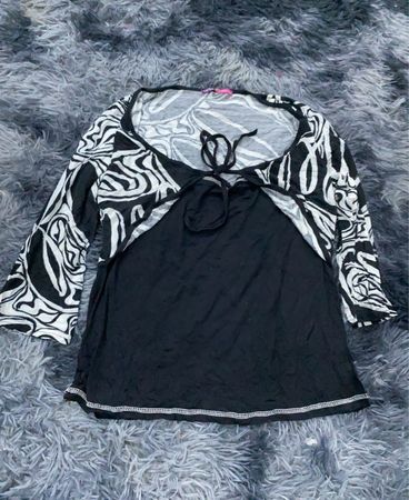 Black and White Swirl Top
