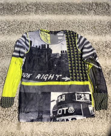 Unbranded Graphic Long Sleeve Top