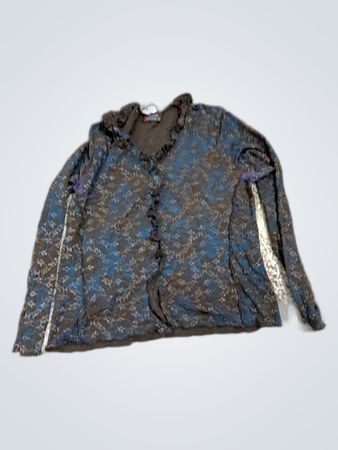 Long-sleeved blue and gray patterned shirt