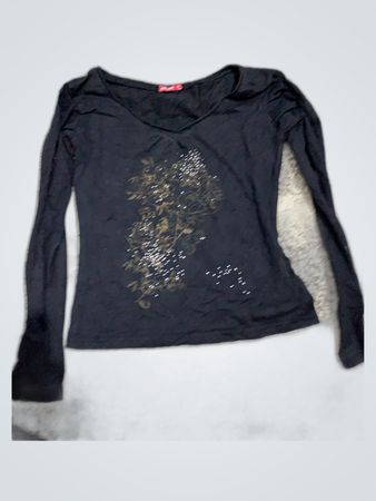 RED Long Sleeve V-Neck Beaded Top
