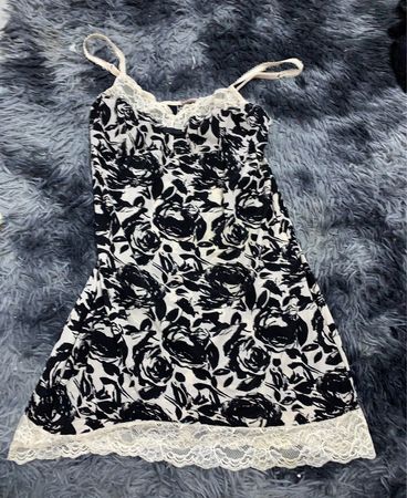 Black and White Floral Nightgown